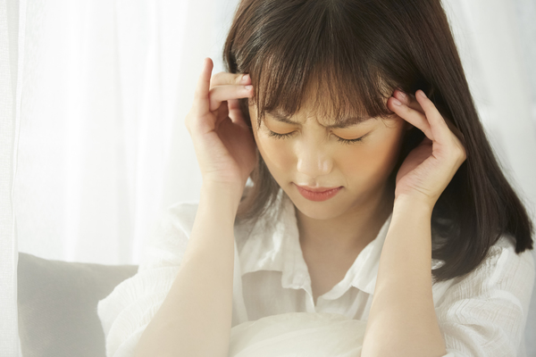 偏頭痛の改善方法とは？偏頭痛になる原因や改善方法を紹介